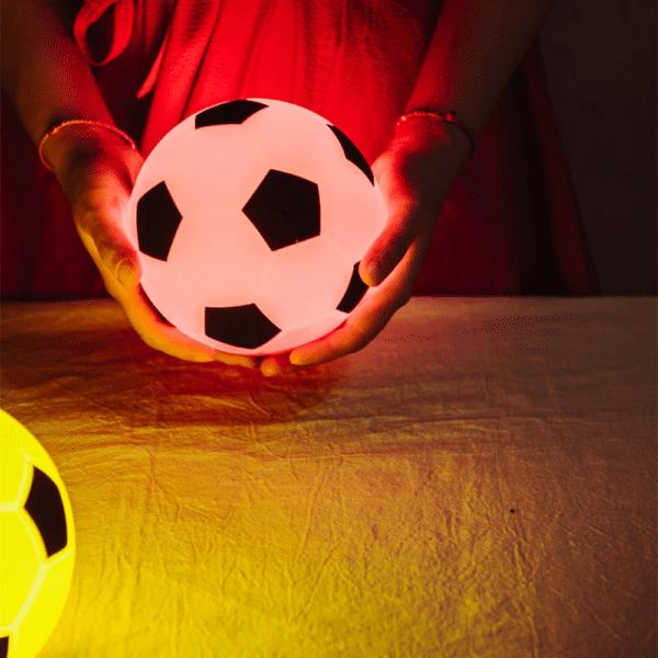 מנורת לילה סיליקון- כדורגל LED